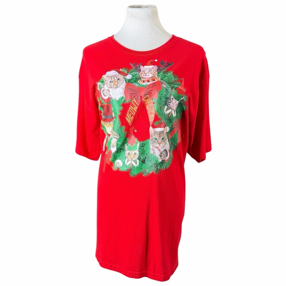 10/$25🦋 Holiday Time Red MEOWY CHRISTMAS Graphic Tee - Size XL